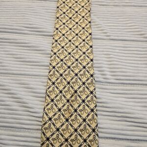 Sophisticated Gold and Black Patterned Tie
